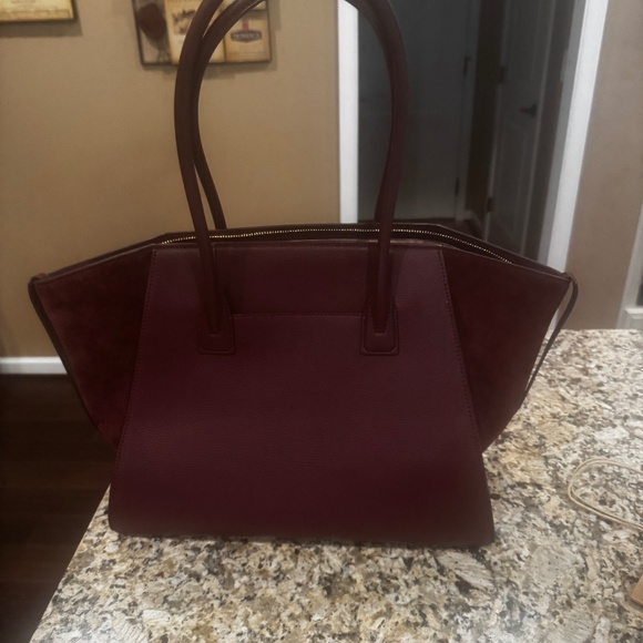 Michael Kors Avril Extra-Large Leather And Suede Tote Bag with matching wallet. - Picture 1 of 10